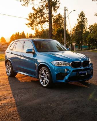 BMW X5 4.4 V8 TURBO GASOLINA M AUTOMATICO BMW X5 4.4 V8 TURBO GASOLINA M AUTOMATICO